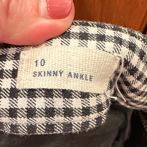 GAP Black and White Checkered Ankle Pants - Picture 4 of 5